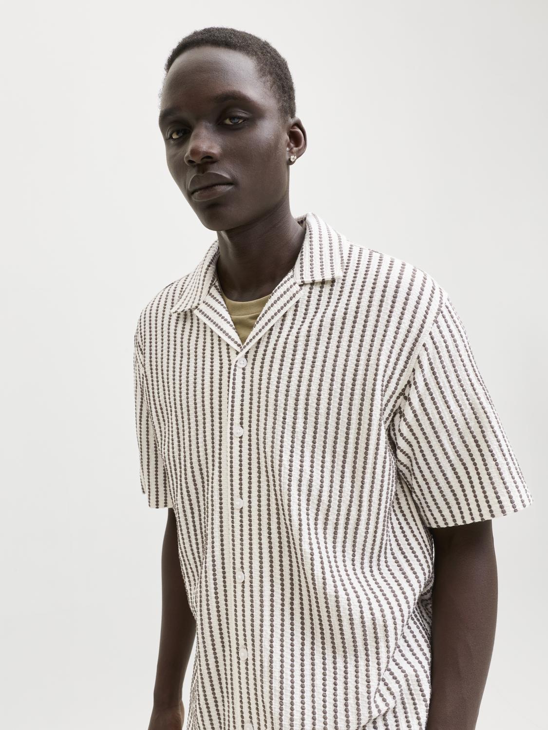 model_shot-creative